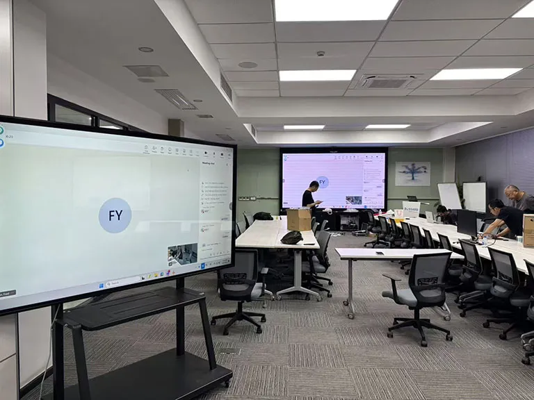 1786334435112373.webp 上海150㎡大型制造企业智能会议室全景,约40人可变布局会议空间